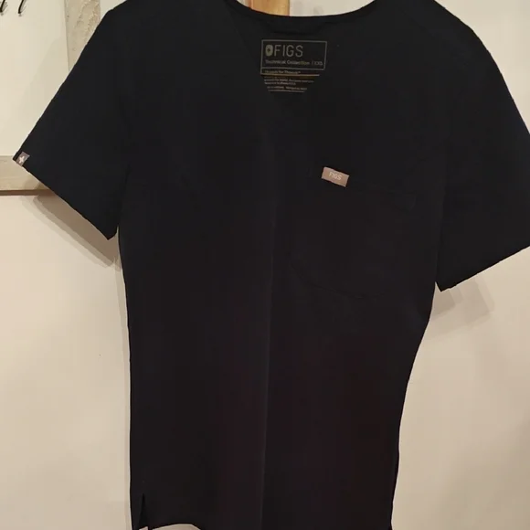 FIGS Scrub Set - Picture 1 of 5